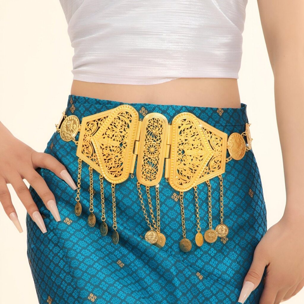 ceinture marocaine avec pendentifs et medaillons a motifs modele fiza 674215